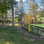 Au Bord Du De Lavalette *