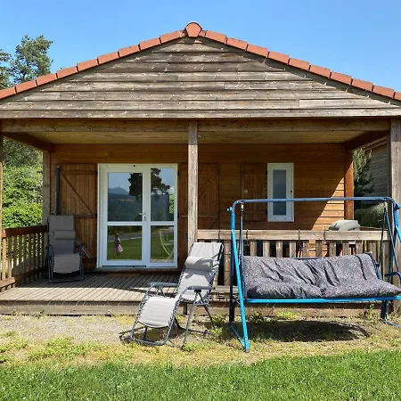 Au Bord De L'eau Chalet