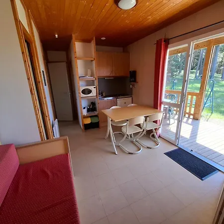 Au Bord Du De Lavalette Chalet *
